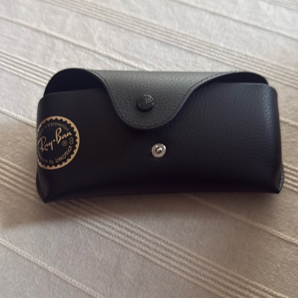 Black Ray Ban Case